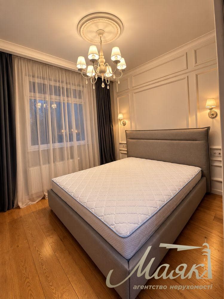 Rent a 64 m² designer 2-room apartment in the Dniprovskyi District