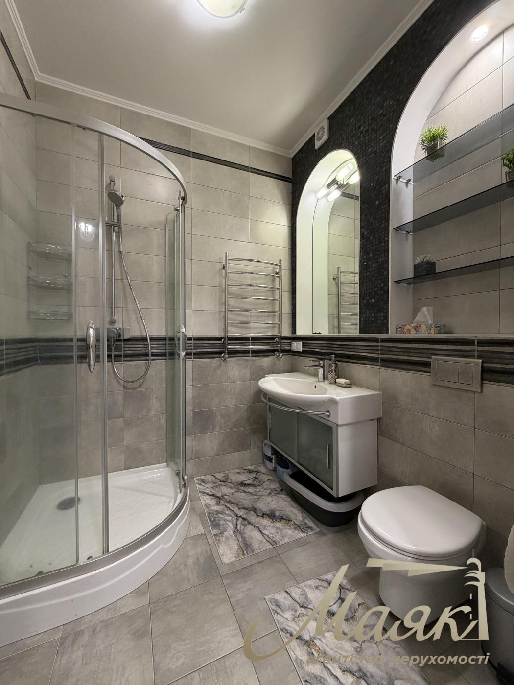 Rent 2-storey house 220m2 in. Ivankovici/Kruglyk, KG "Maetok"