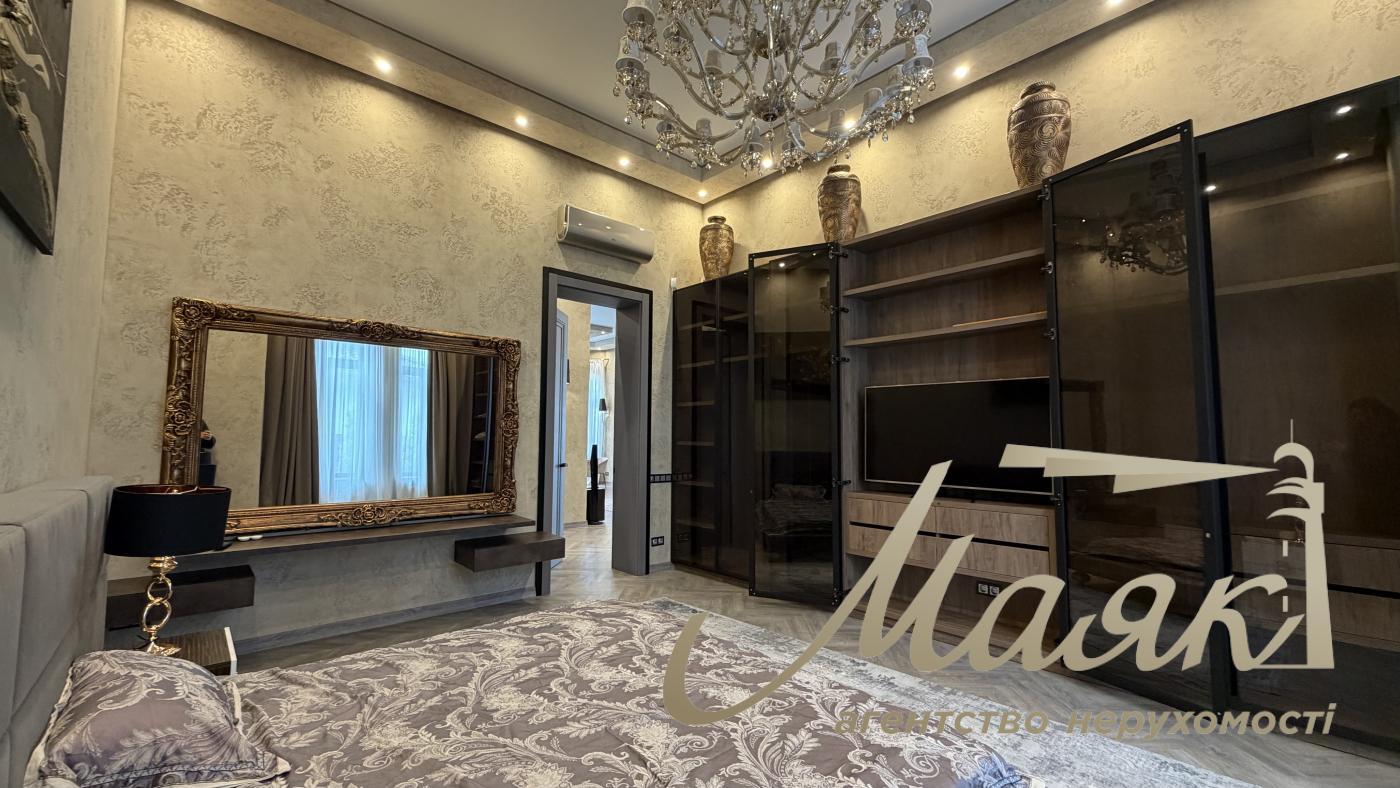 Оренда одноповерхового будинку 250 м² в с. Віта-Поштова в марокканському стилі, Київська область