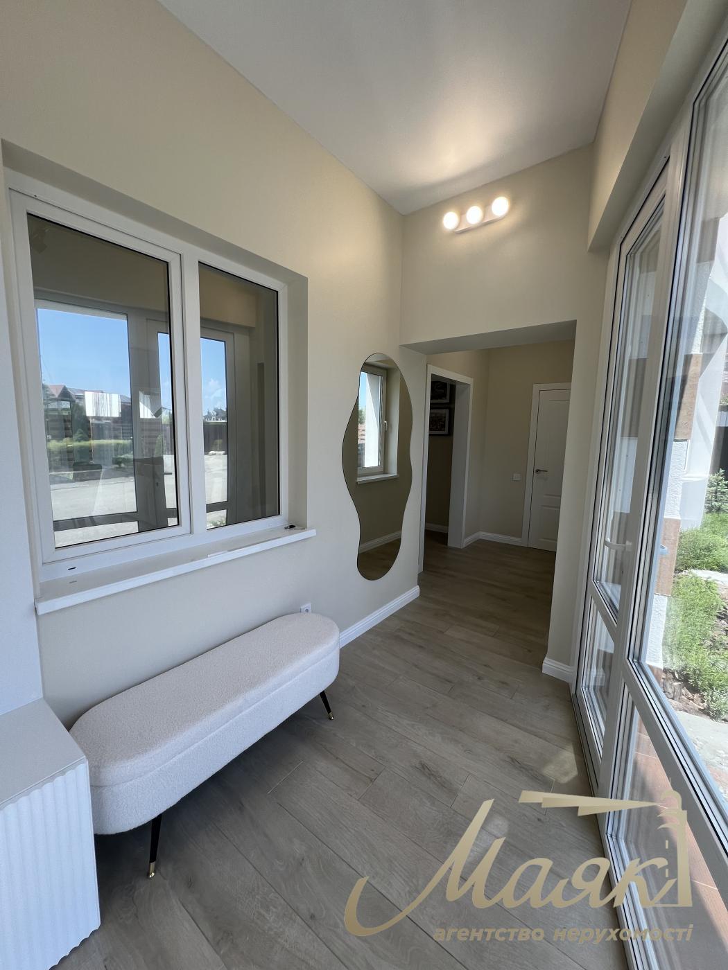 Rent 3-storey duplex 270m2, Kozin