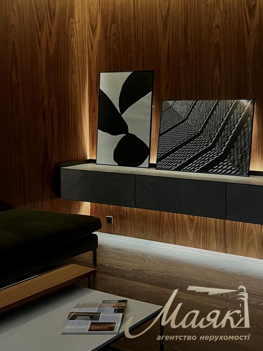 Продаж квартири 274 м² з дизайнерським ремонтом Київ