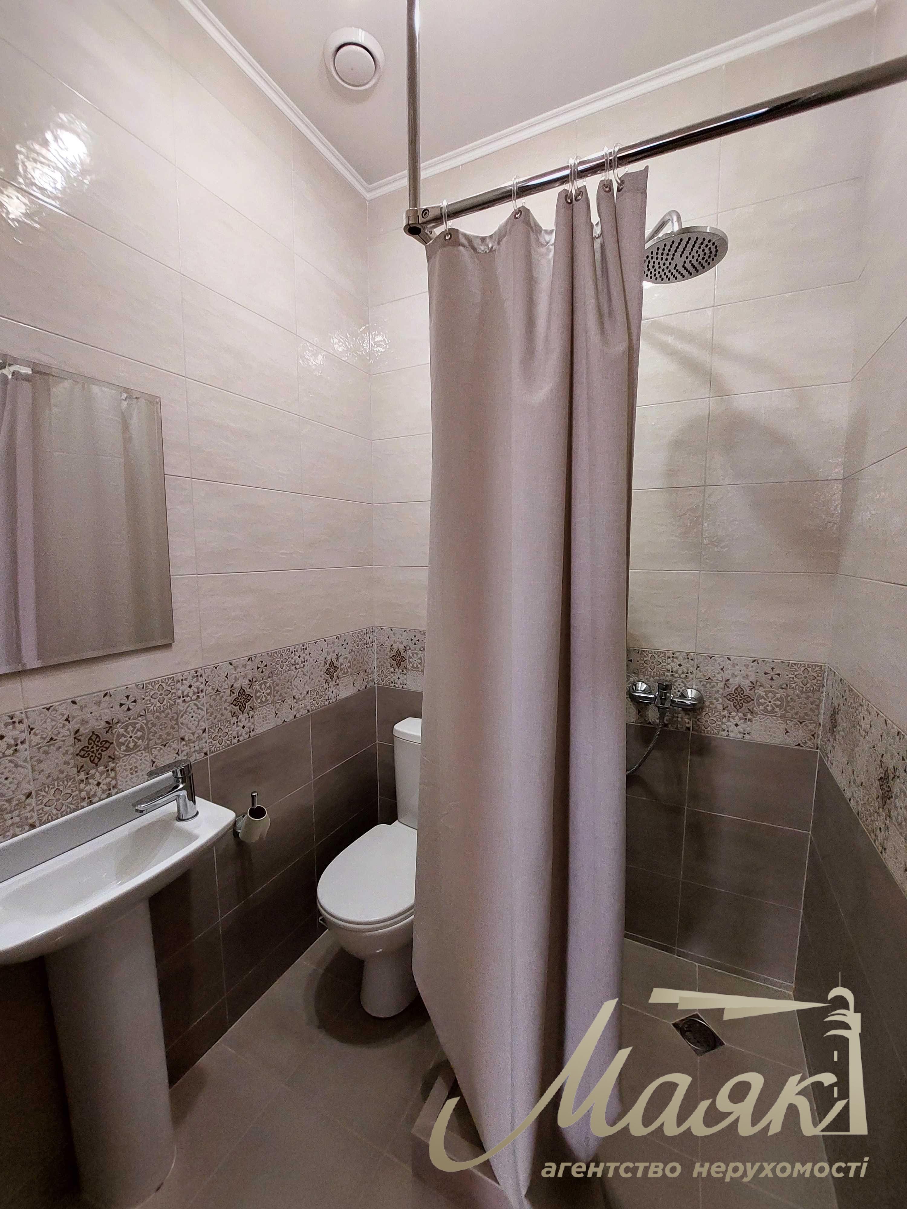 Продаж будинку з ремонтом 147м2 у Лісниках, біля озера.