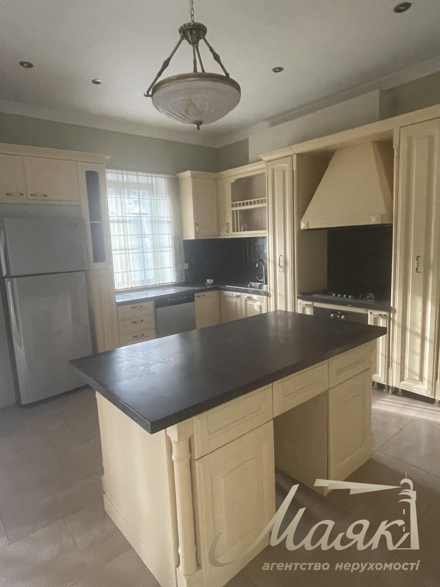 Оренда будинку Пуща Лісова, Мощун, закрите містечко з Лісом та Озером