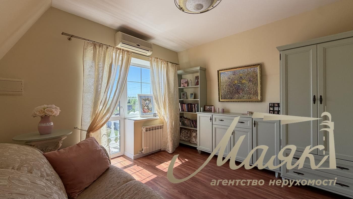Продаж преміального 3х-поверхового будинку 350 м² у Гореничі, Бучанський район, Київська область