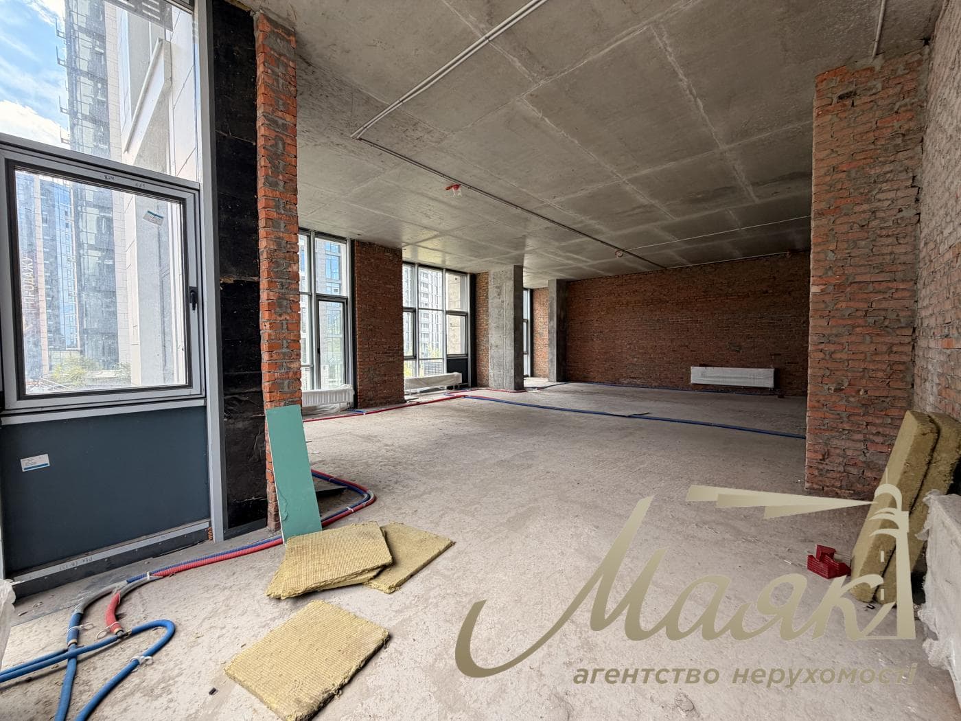 Rent a facade room 182m2, Residential Complex Novopecherskie Lipki