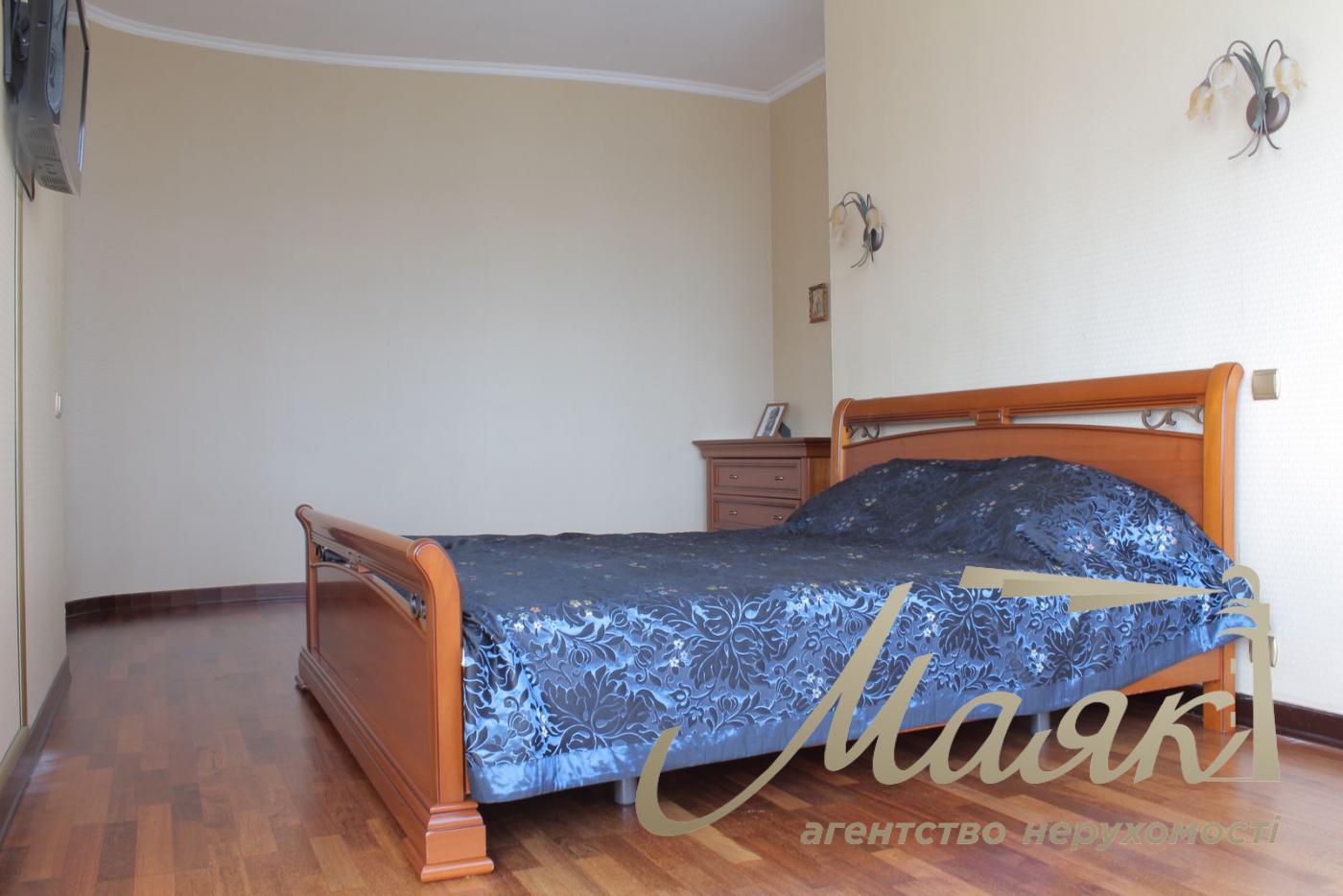 Продаж 4к квартири вул. Кловський Узвіз, Печерськ