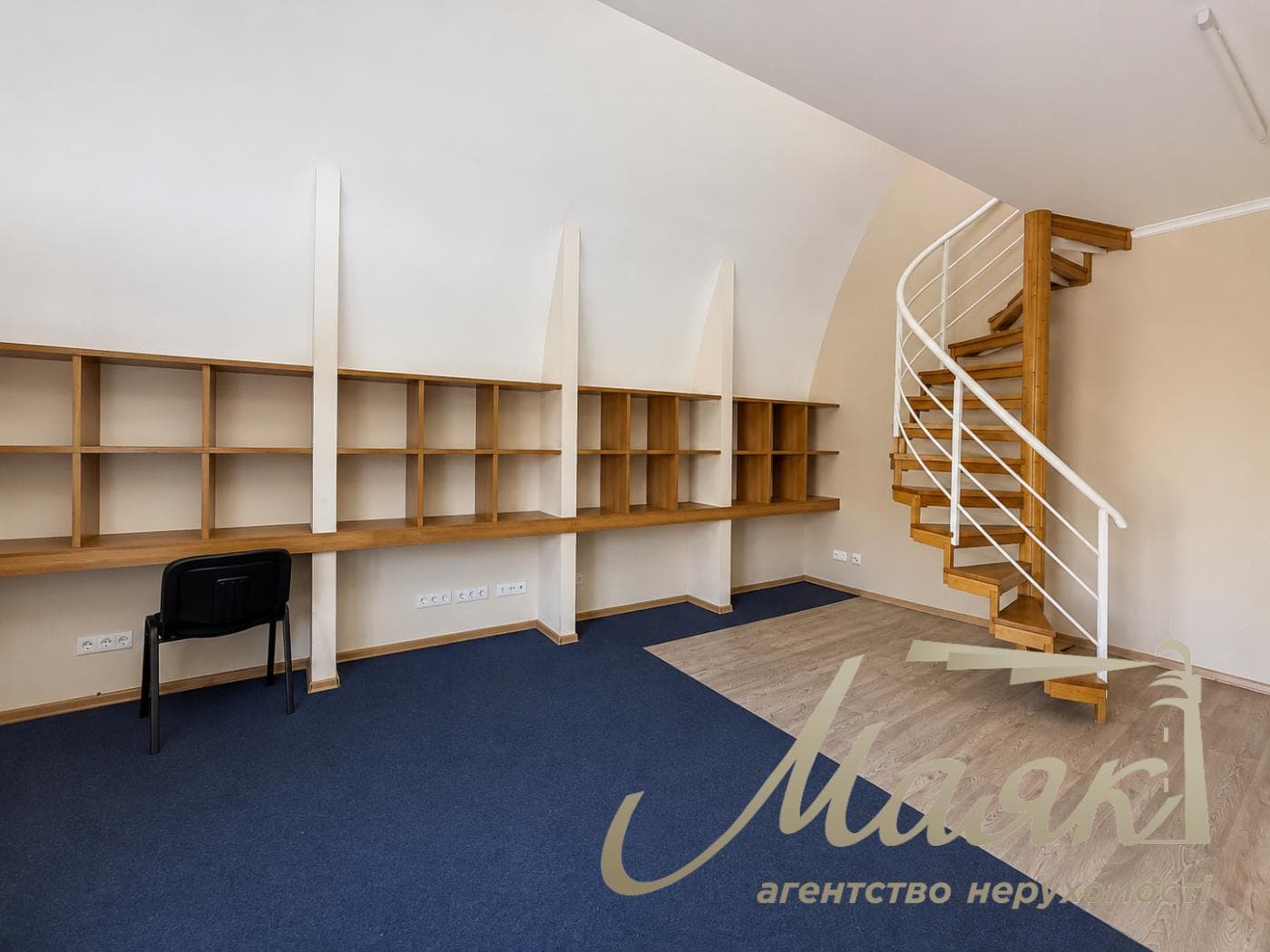 Office for rent 258m2 in the center of Kyiv, Antonovycha street.