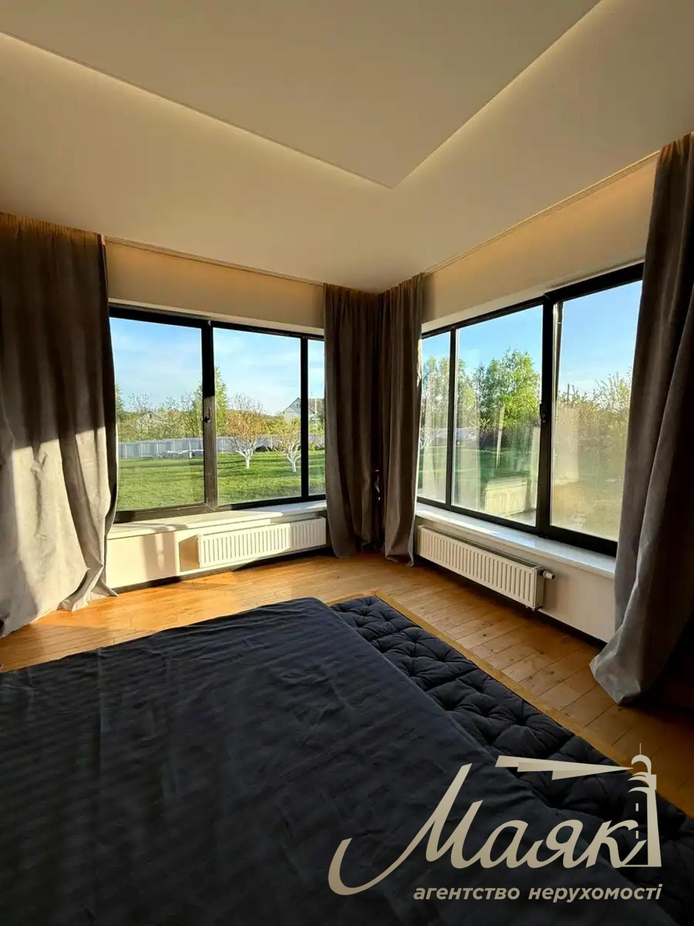 Оренда сучасного будинку площею 150 м² у с. Гвоздів, вул. Зарічна, Київська область, Обухівський район.