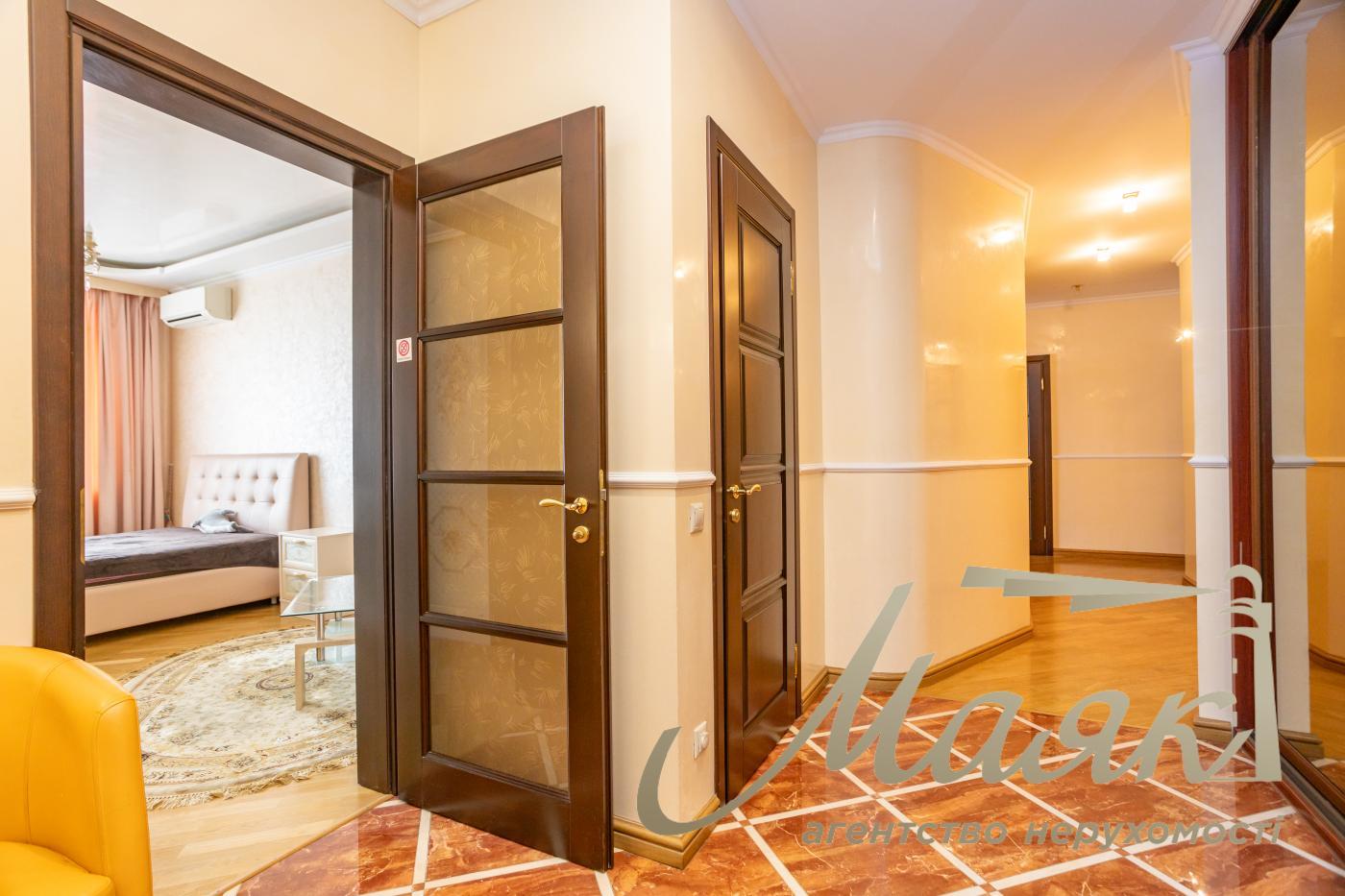For sale 3 bedroom apartment Obolon, apartment for sale near the subway