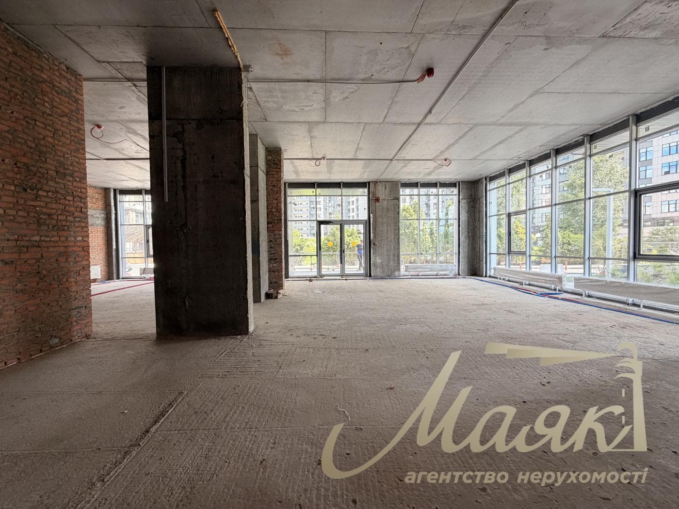 Rent a facade room 182m2, Residential Complex Novopecherskie Lipki
