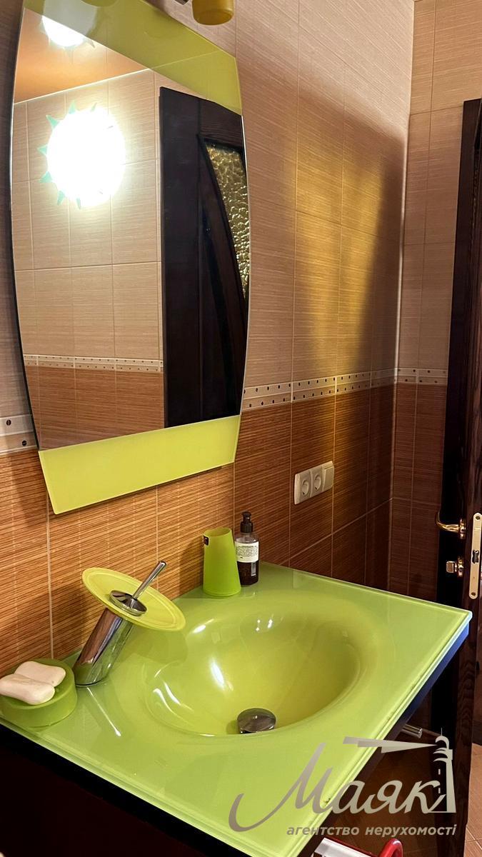 Оренда 4-кімнатної квартири в Цетрі, стм. Площа Українських Героїв, Київ