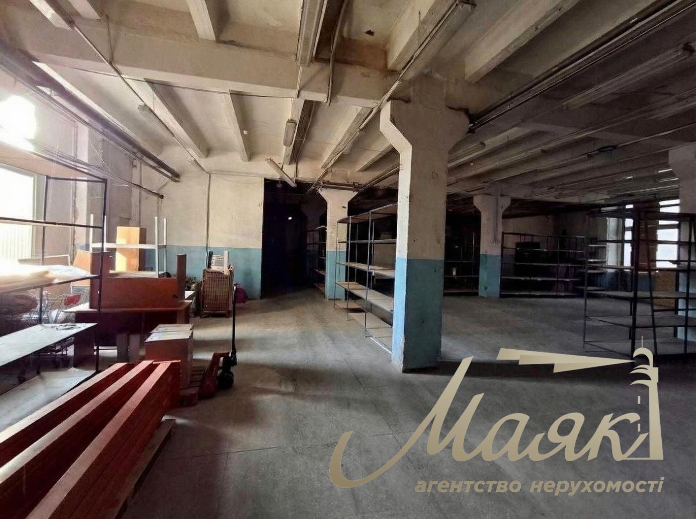 Оренда складського приміщення 400 м² | 1 поверх | Під виробництво / склад