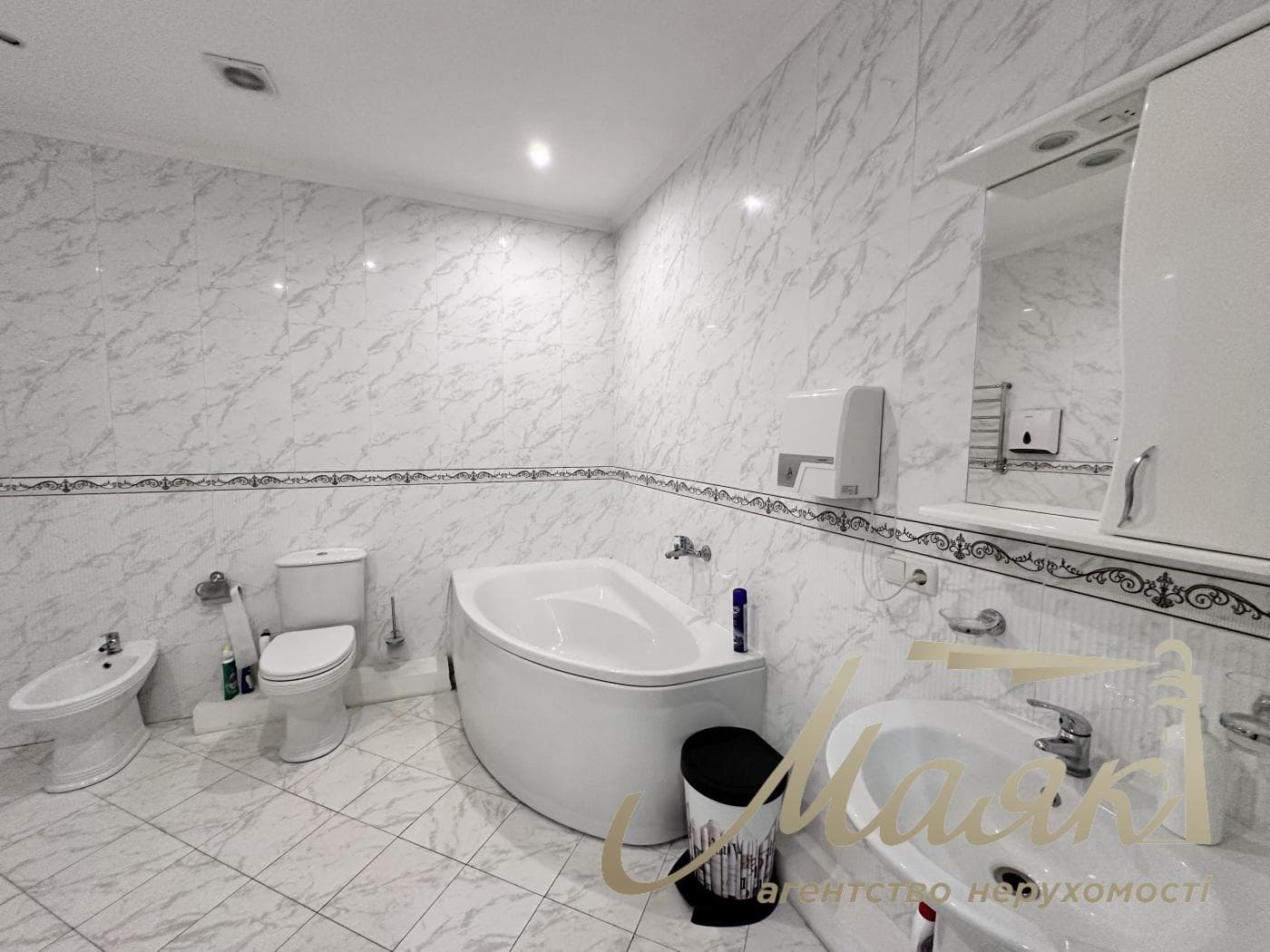 Продаж офісного приміщення площею 103 м², ЖК Botanic House, Печерськ
