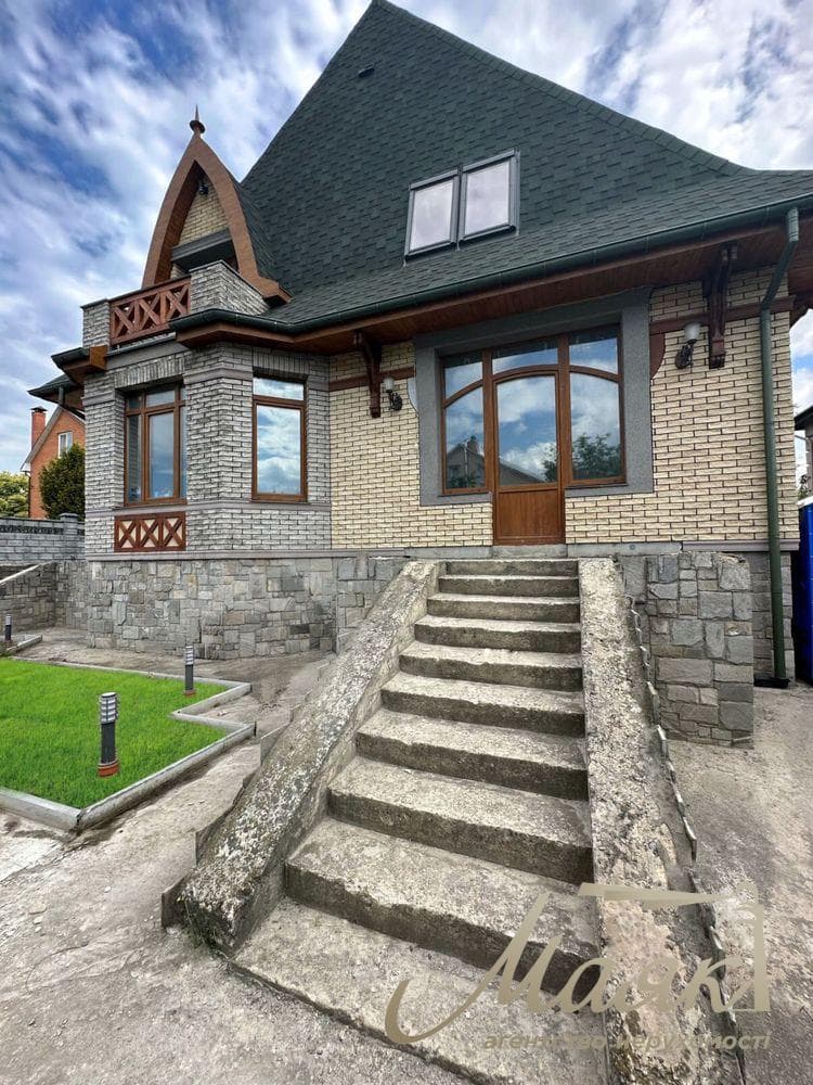 Продаж будинку площею 298 м² з чорновим ремонтом, 8 соток землі на березі Дніпра, Оболонь, кооператив «Чорнобилець»