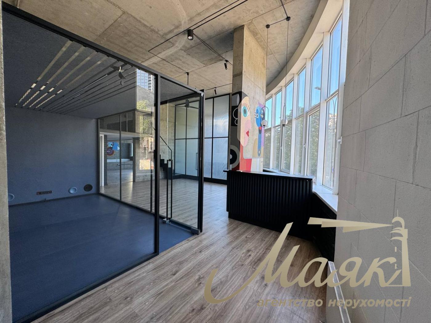 Sale of commercial premises 160 m2 in residential complex Prestige Hall, Tyutyunnika 37/1, Center