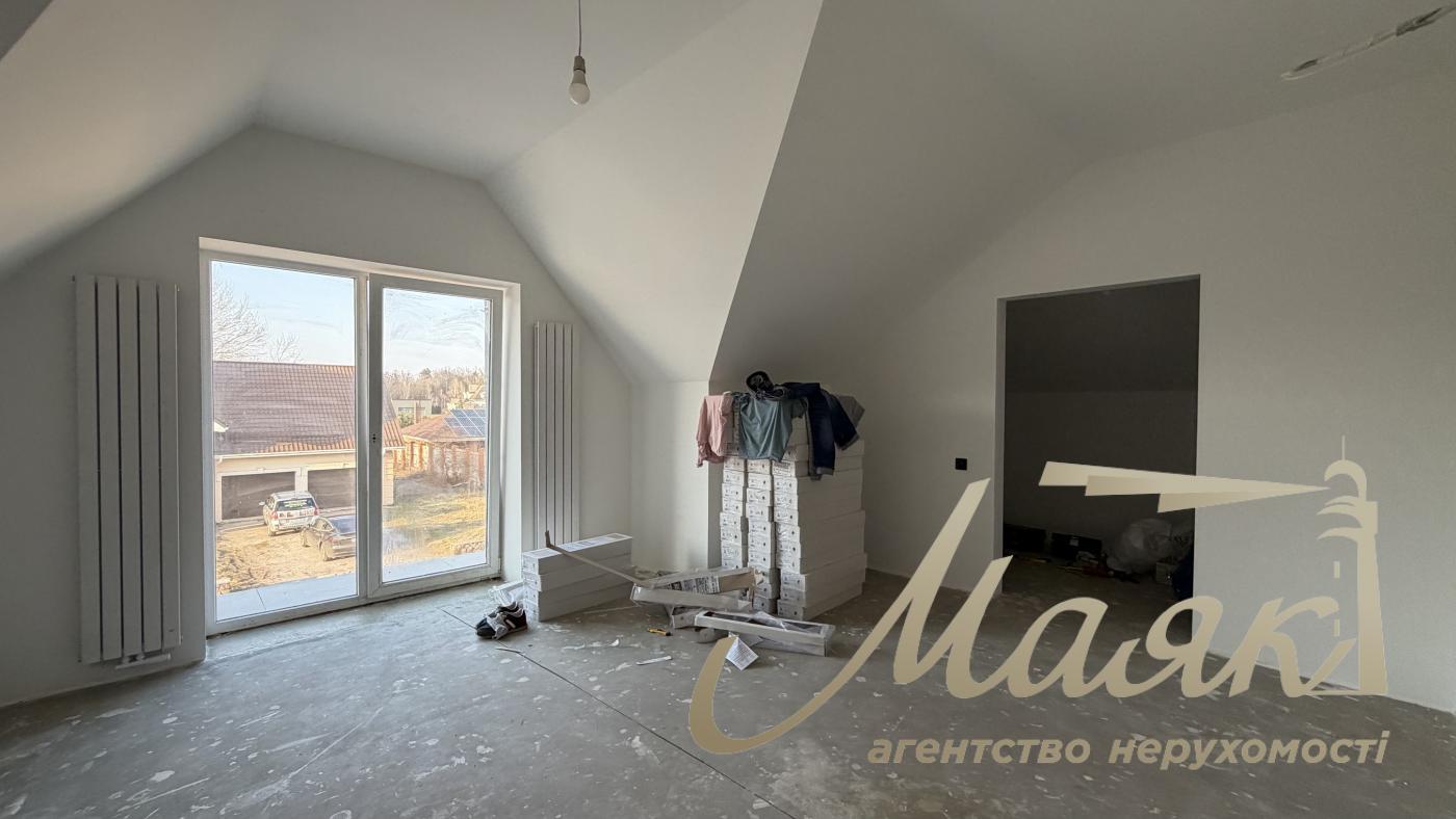 Продаж будинку 326м2 у закритому КМ в Іванковичах