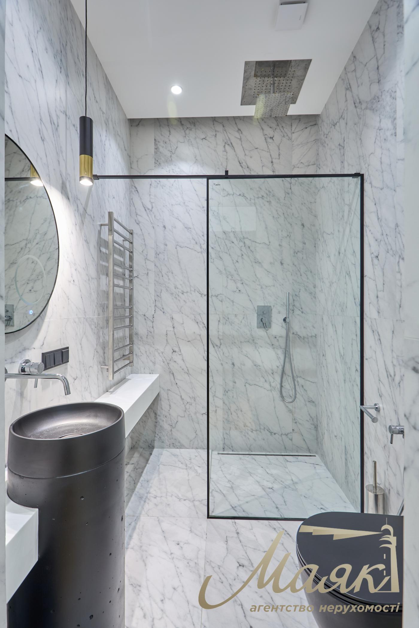 Rent 5-room apartment LCD Novopecherskie Lipki, Verkhoglyada street (Dragomirov)