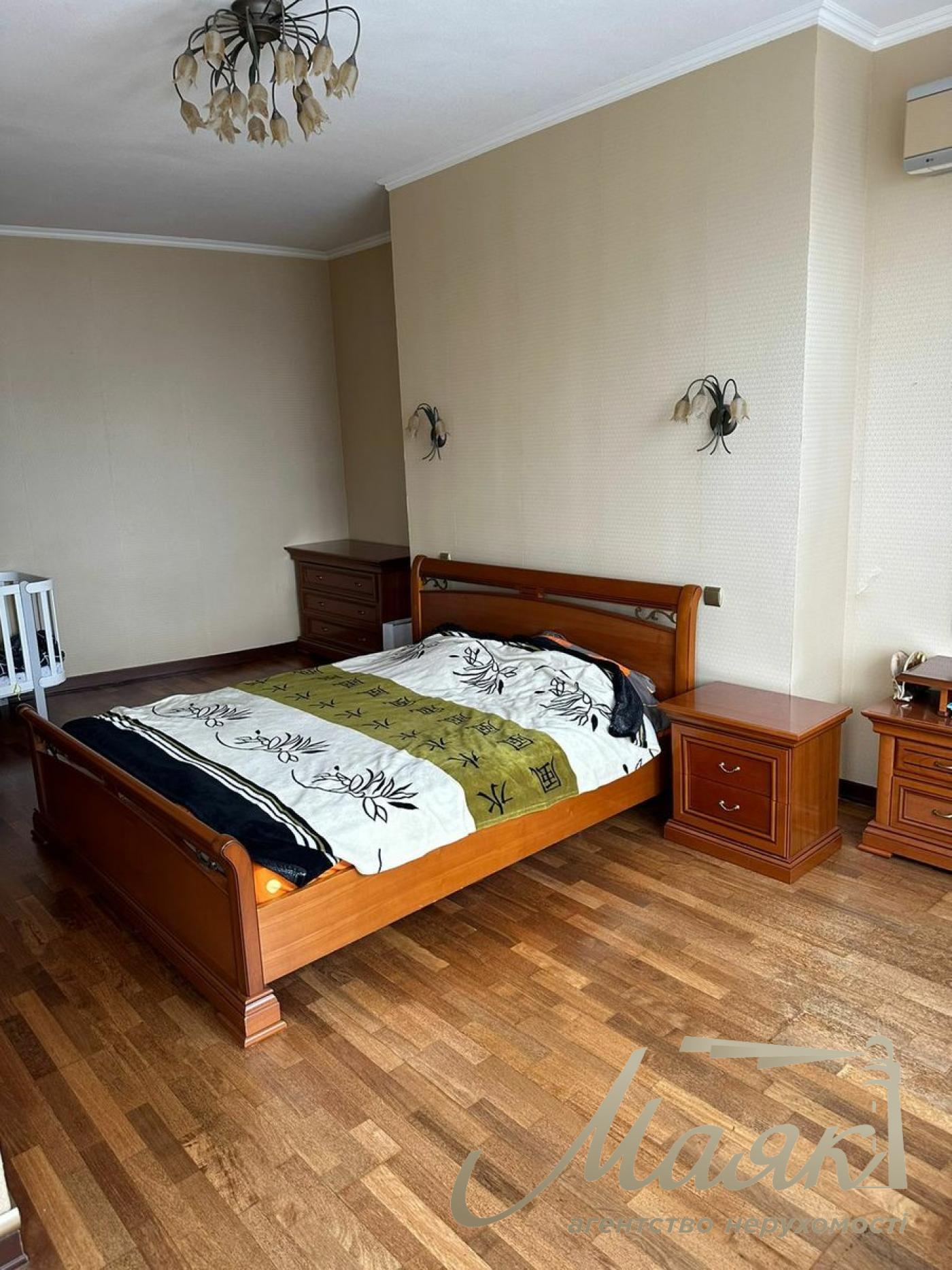 Продаж 4к квартири вул. Кловський Узвіз, Печерськ