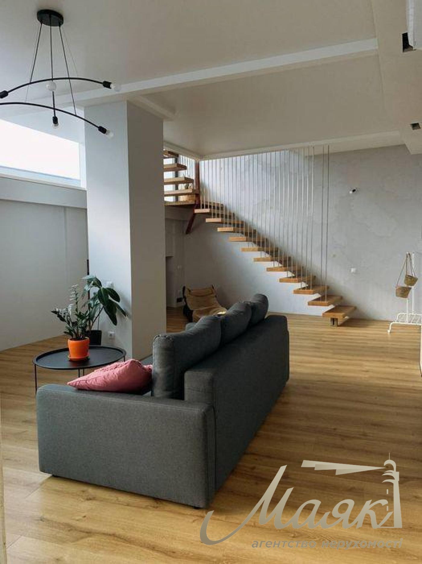 Продаж видової 2-х рівневої квартири з каміном, 115 м2 у Дніпровська набережна