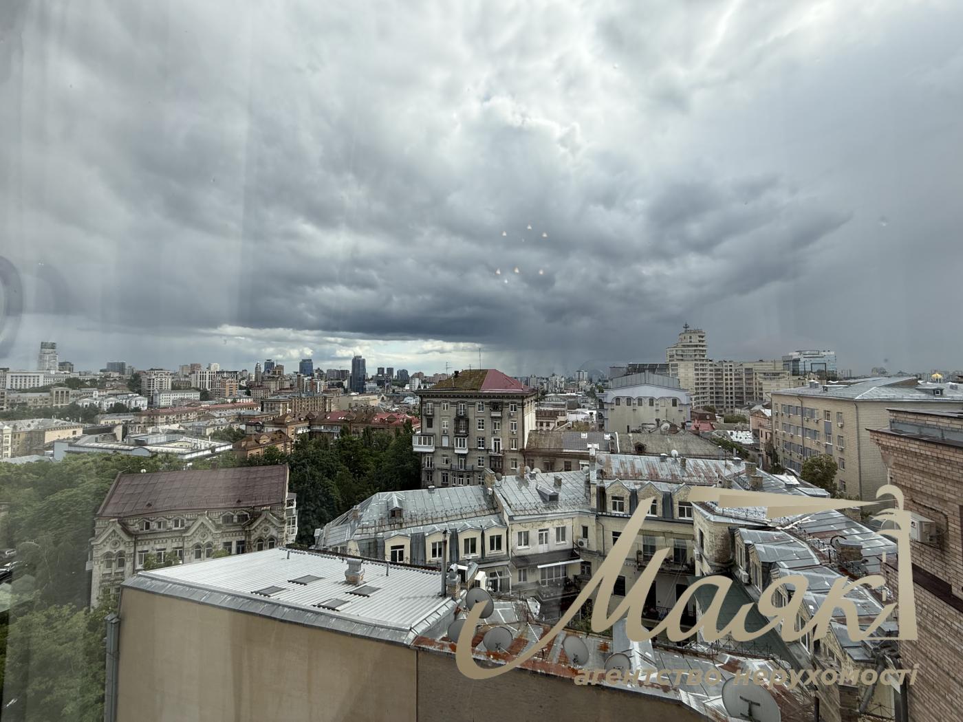 Аренда видовой 3к квартиры 245 кв. м на ул. Паторжинского 14, Центр, Шевченковский район