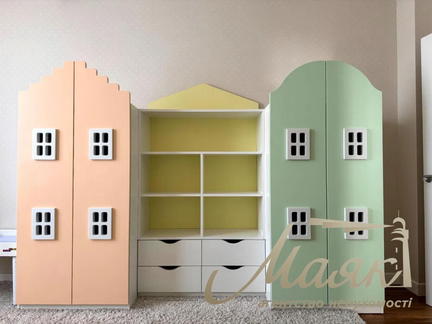 Продаж 4к квартири ЖК Молодіжний Квартал, вул. Чавдар, Осокорки