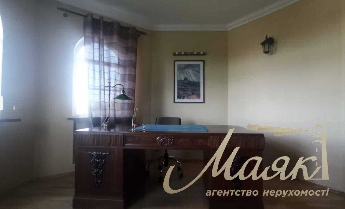 Sale of house (430m2) with swimming pool s.Lesniki