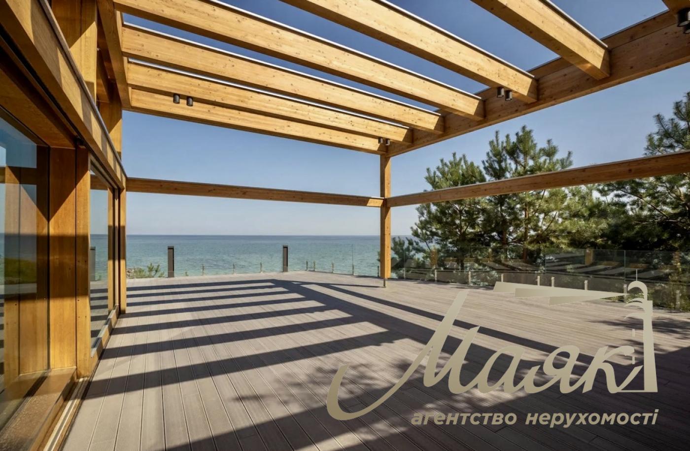 Продаж будинку Джеймса Бонда