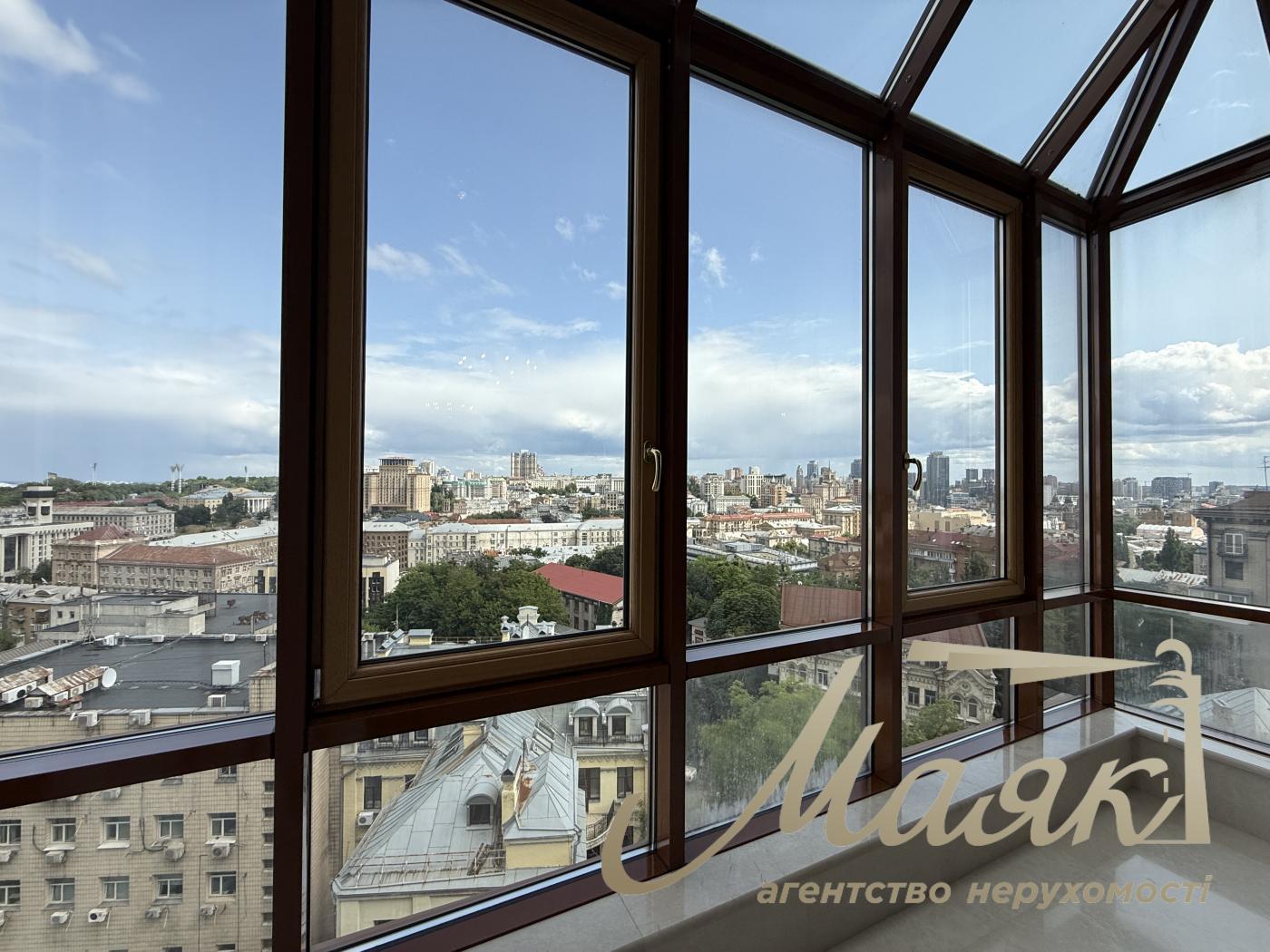 Аренда видовой 3к квартиры 245 кв. м на ул. Паторжинского 14, Центр, Шевченковский район