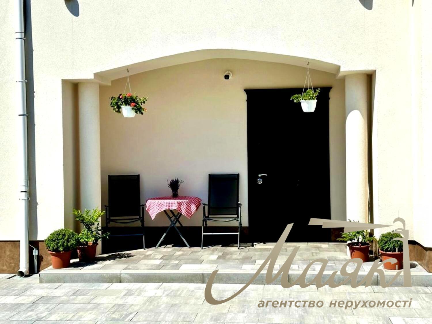 Оренда сучасного автономного будинку 380м2 в с. Підгірці, Обухівський район