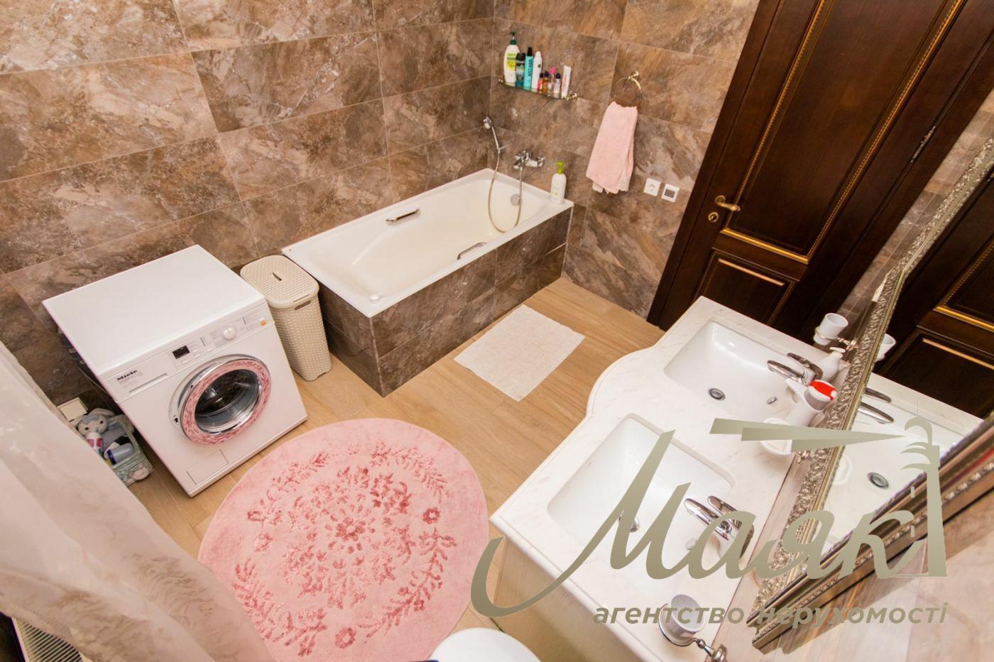 Продажа дома 280м2 на 15 сотках в Хотове., Авторский ремонт.