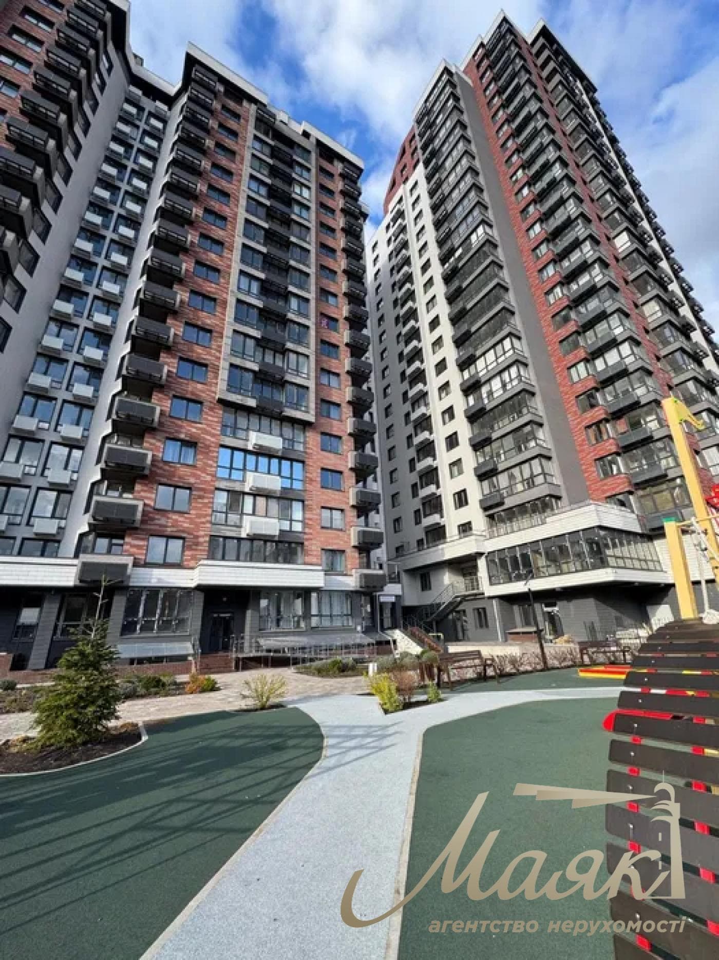 For sale 3-bedroom apartment Residential Complex West House, Kostnaiska street (m. Demeyevskaya)