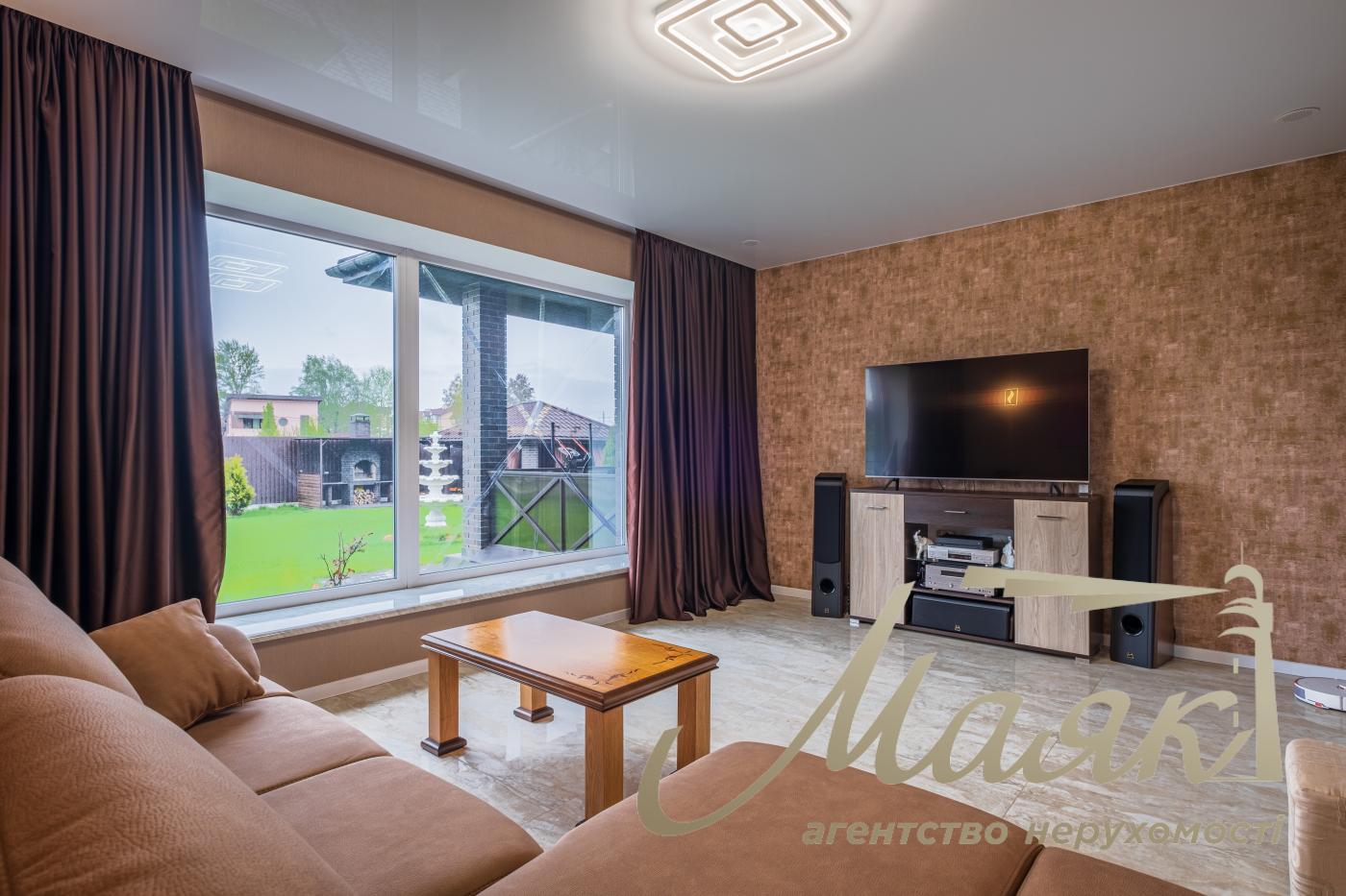 Продажа одноэтажного дома 182.6 м2 в с. Погребы, ул. Пасиченка, Киевская обл, Броварский р-н.