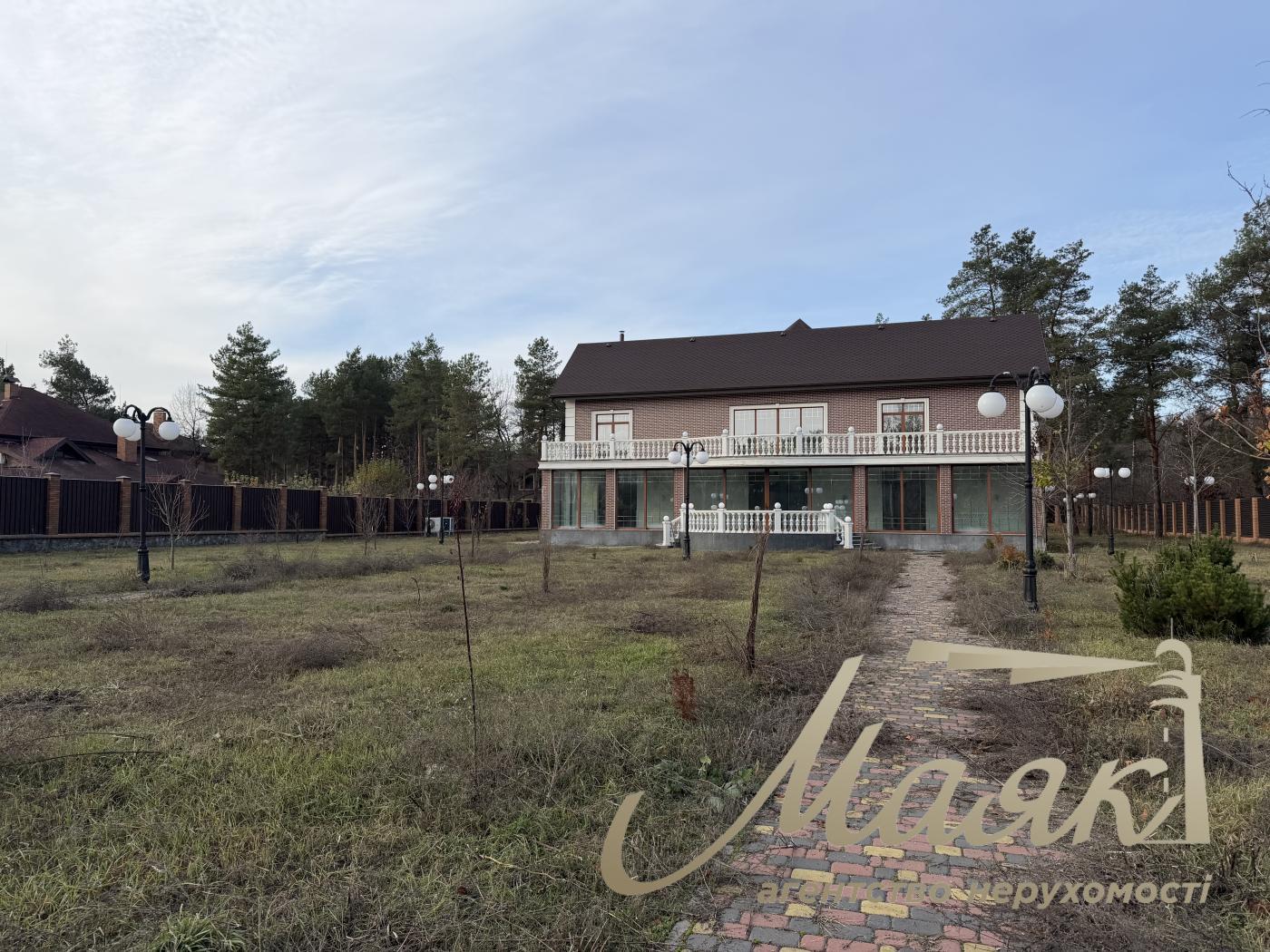 Продажа дома 418.6м2 с выходом до воды, участок 50 соток в КГ "Dream Village", с. Лебедевка