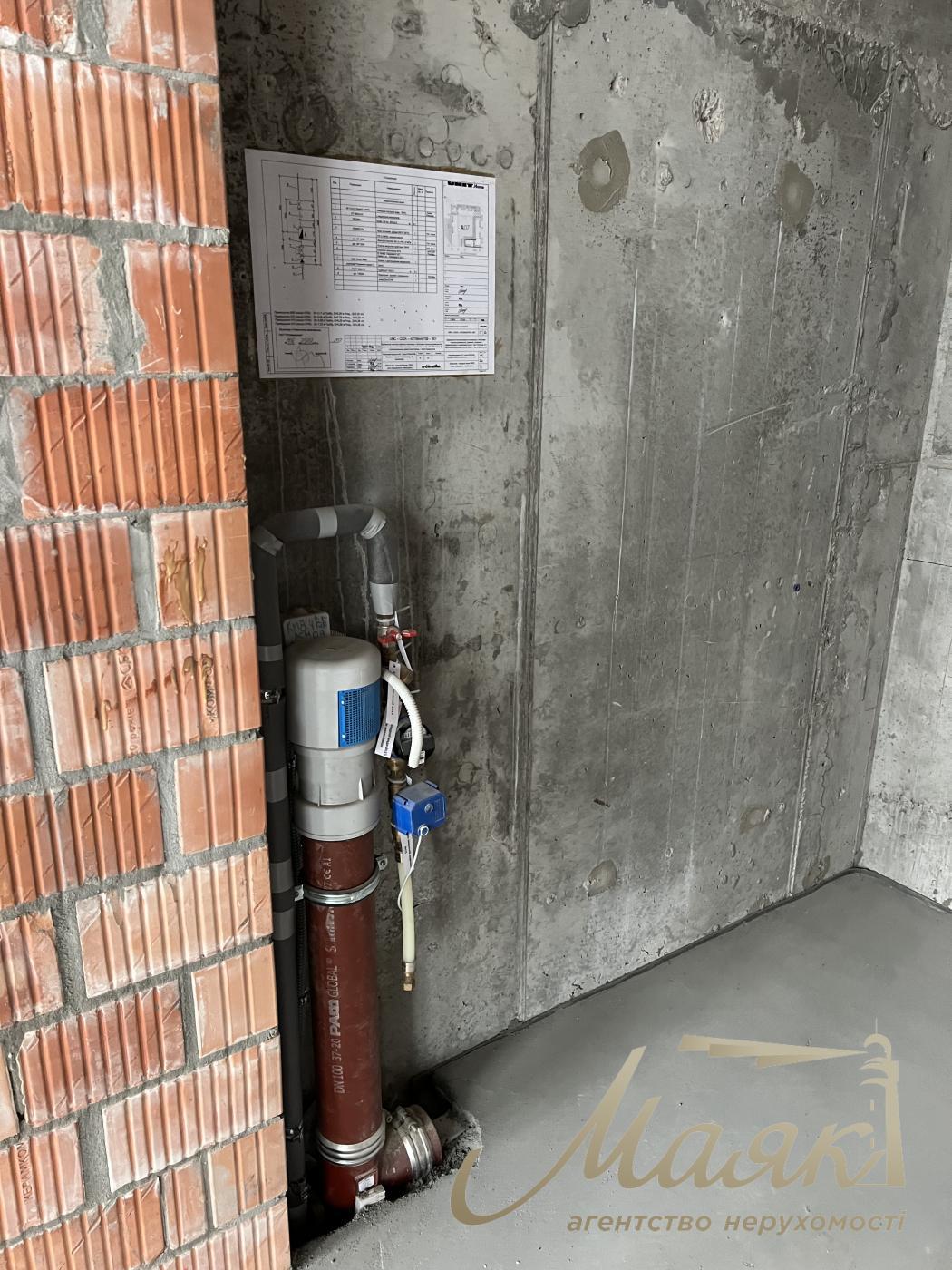 Sale of facade premises 113.3 m2, residential complex UNIT HOME.