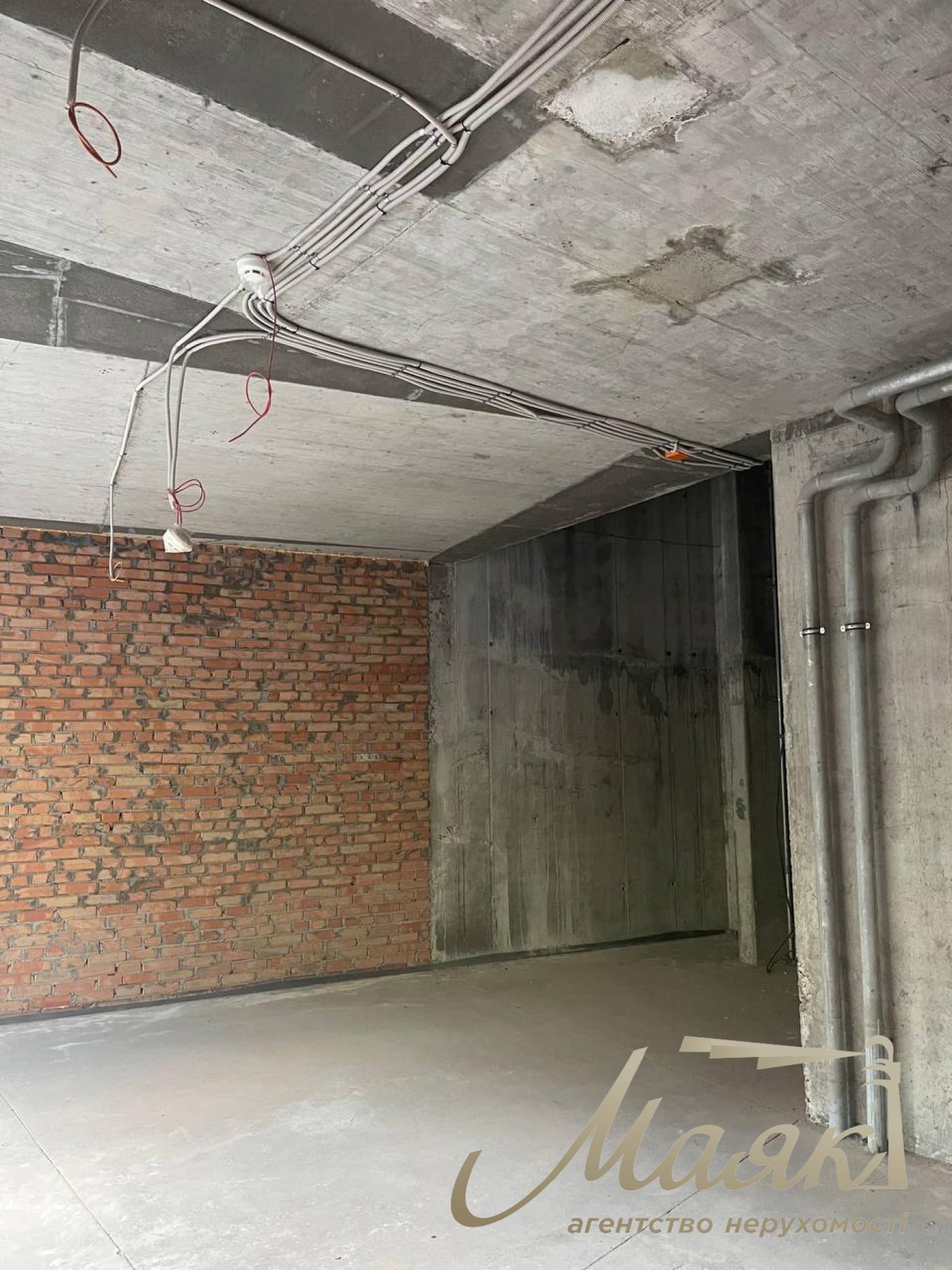 Продажа коммерческого помещения 83м2 в ЖК Busov Hill