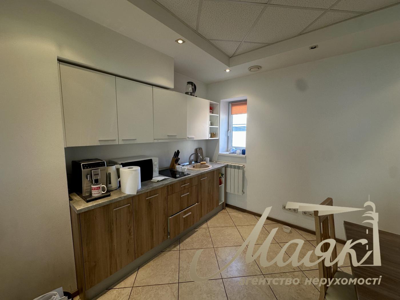 Rent a front building (656m2) on 7.5 hectares, Sadovaya street, with. Sofievskaya Borschagovka