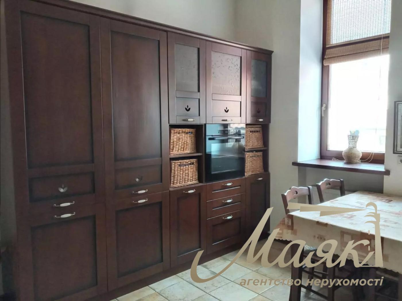 Продаж будинку Лісники 550м2, продаж будинку зі сховищем