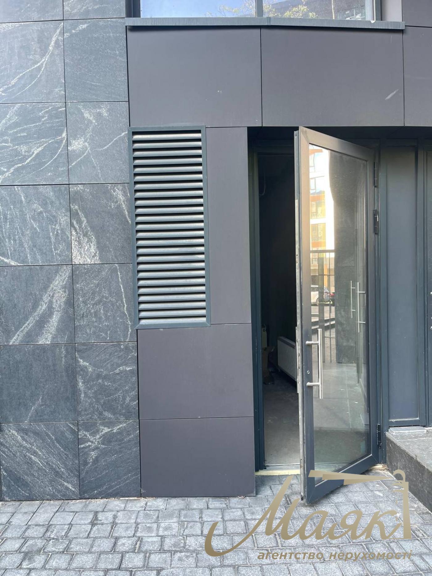 Продажа коммерческого помещения 83м2 в ЖК Busov Hill