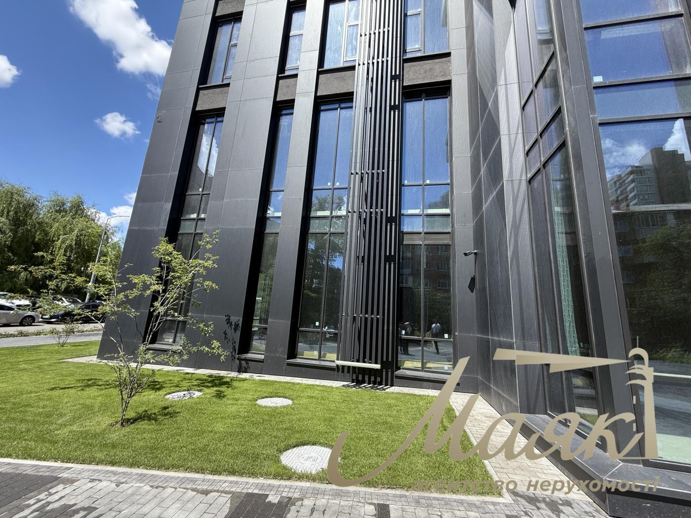 Оренда фасадного 110м2 приміщення ЖК Трініті вул. Тютюнника, 39/2