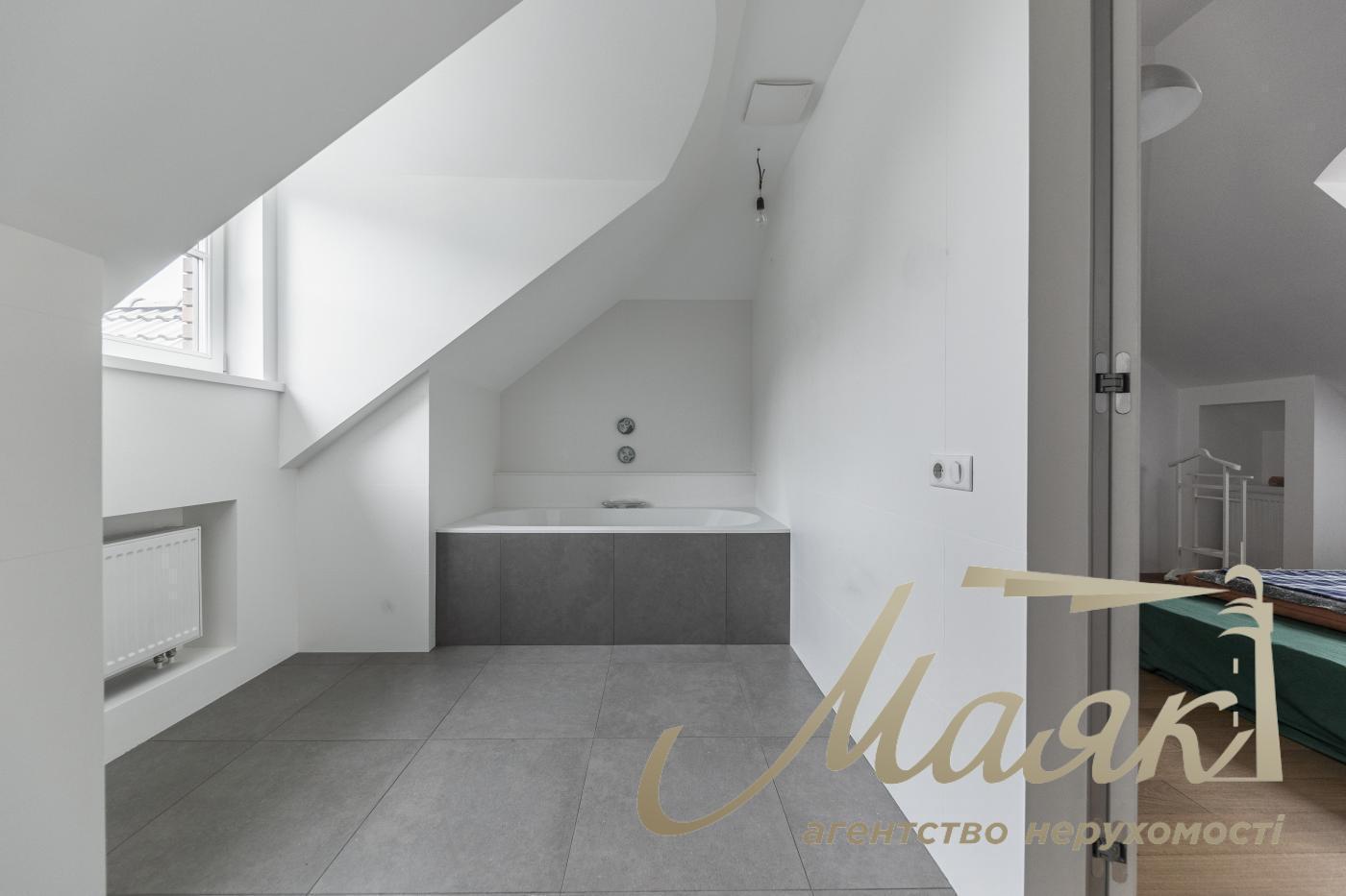 Продажа загородной резиденции в с.Капитановка, Киево-Святошинский р-н