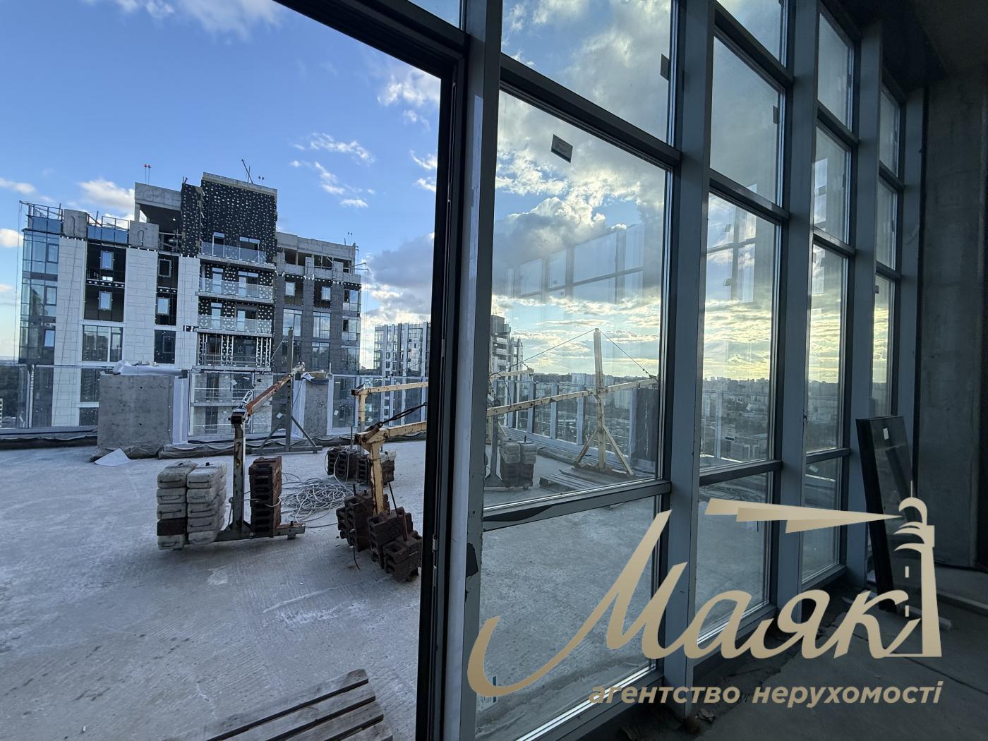 Продаж квартири з великою терасою без ремонту в преміальному ЖК "Новопечерські Липки", Печерський район, Київ