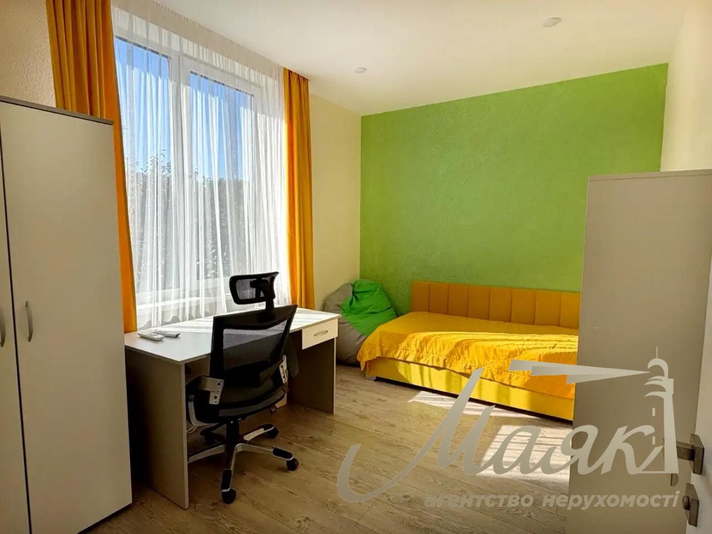 Оренда 2-поверхового будинку площею 190 м², село Нові Безрадичі