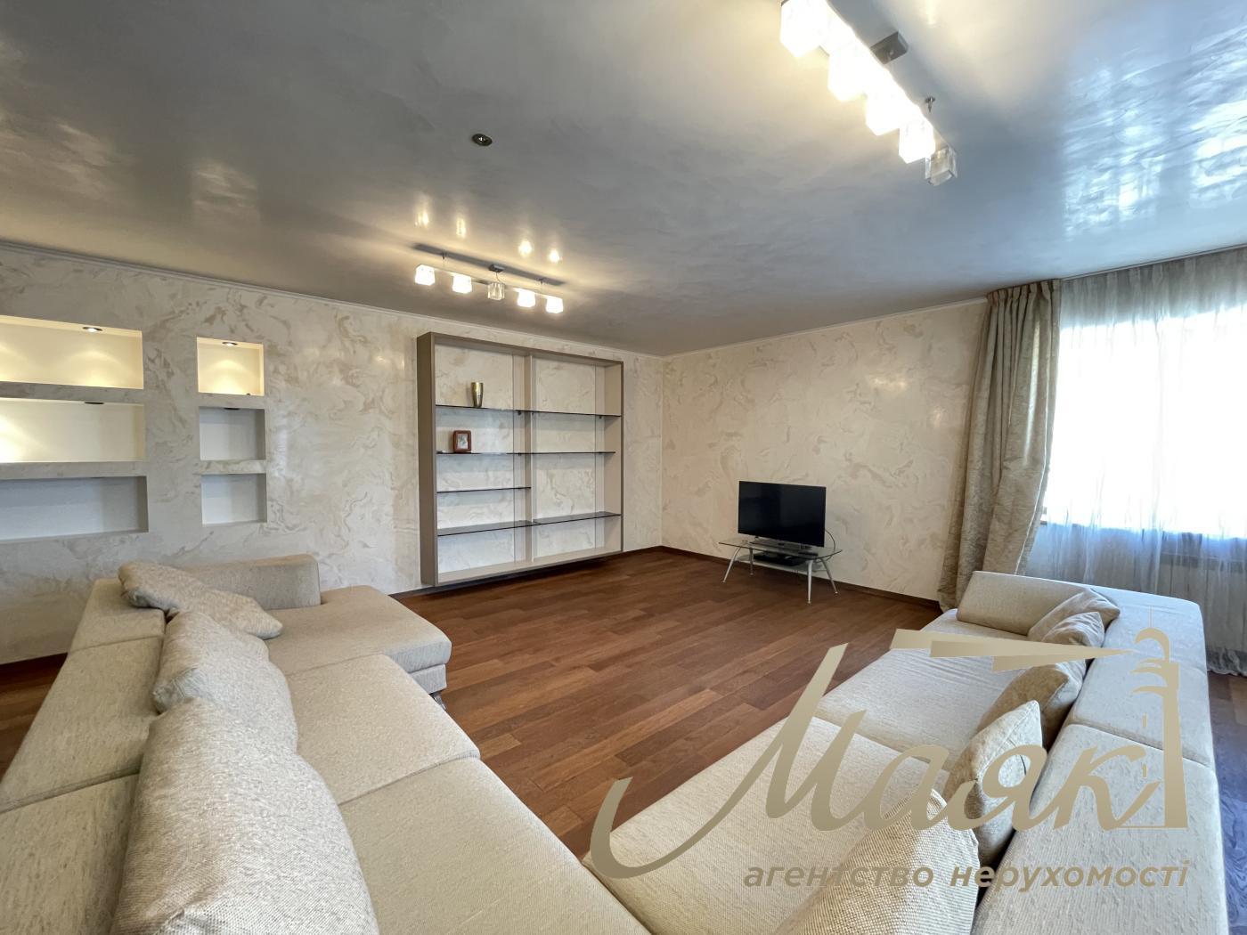 Продаж дворівневої 4к квартири вул. Котельникова, Святошино