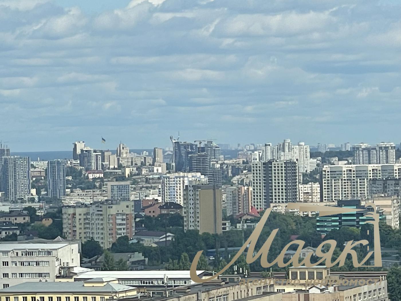 Продажа 3 к.квартиры Жк 4 сезона