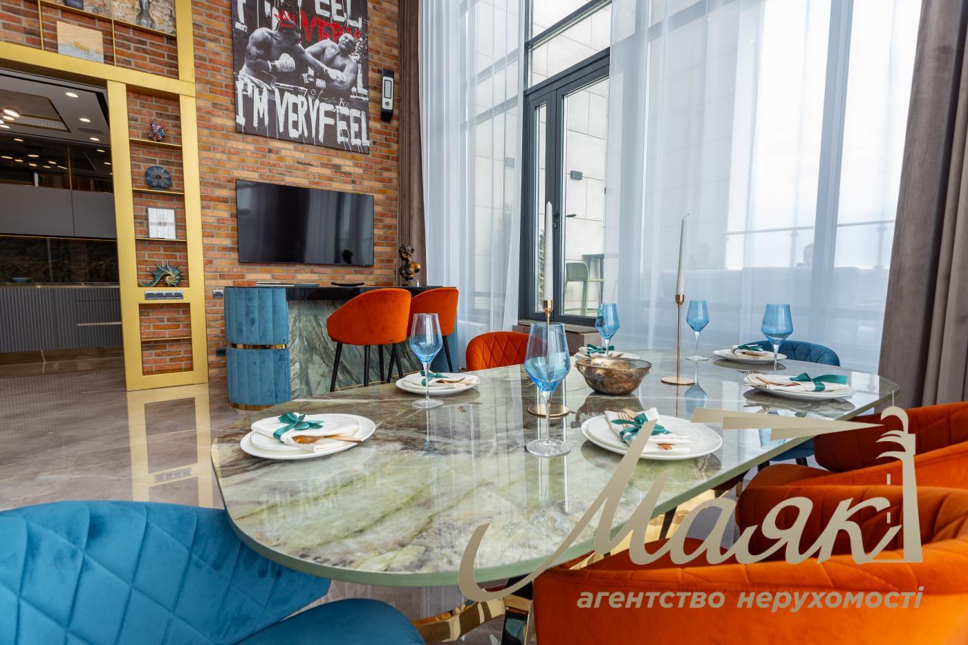 Продаж пентхауса 195 м² з терасою та дизайнерським ремонтом у ЖК Park Avenue VIP, Київ