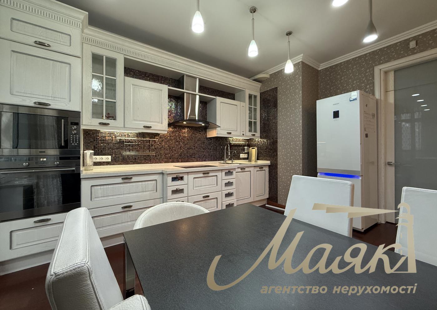 Оренда 3 кімнатної квартири в ЖК Новопечерські Липки, Андрія Верхогляда просп. , 16