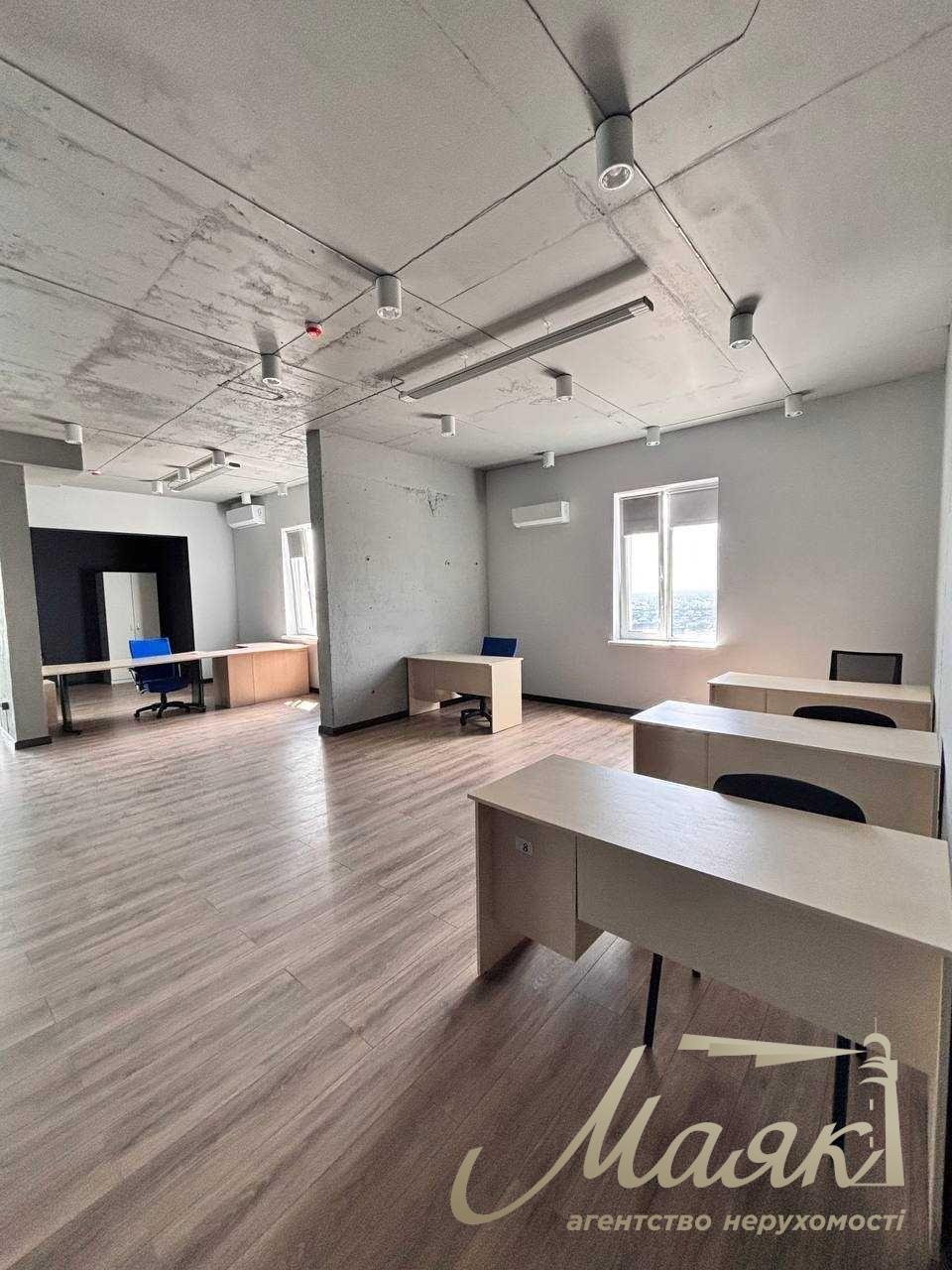 Office for rent 200 m2 in LCD "RIVERSTONE"