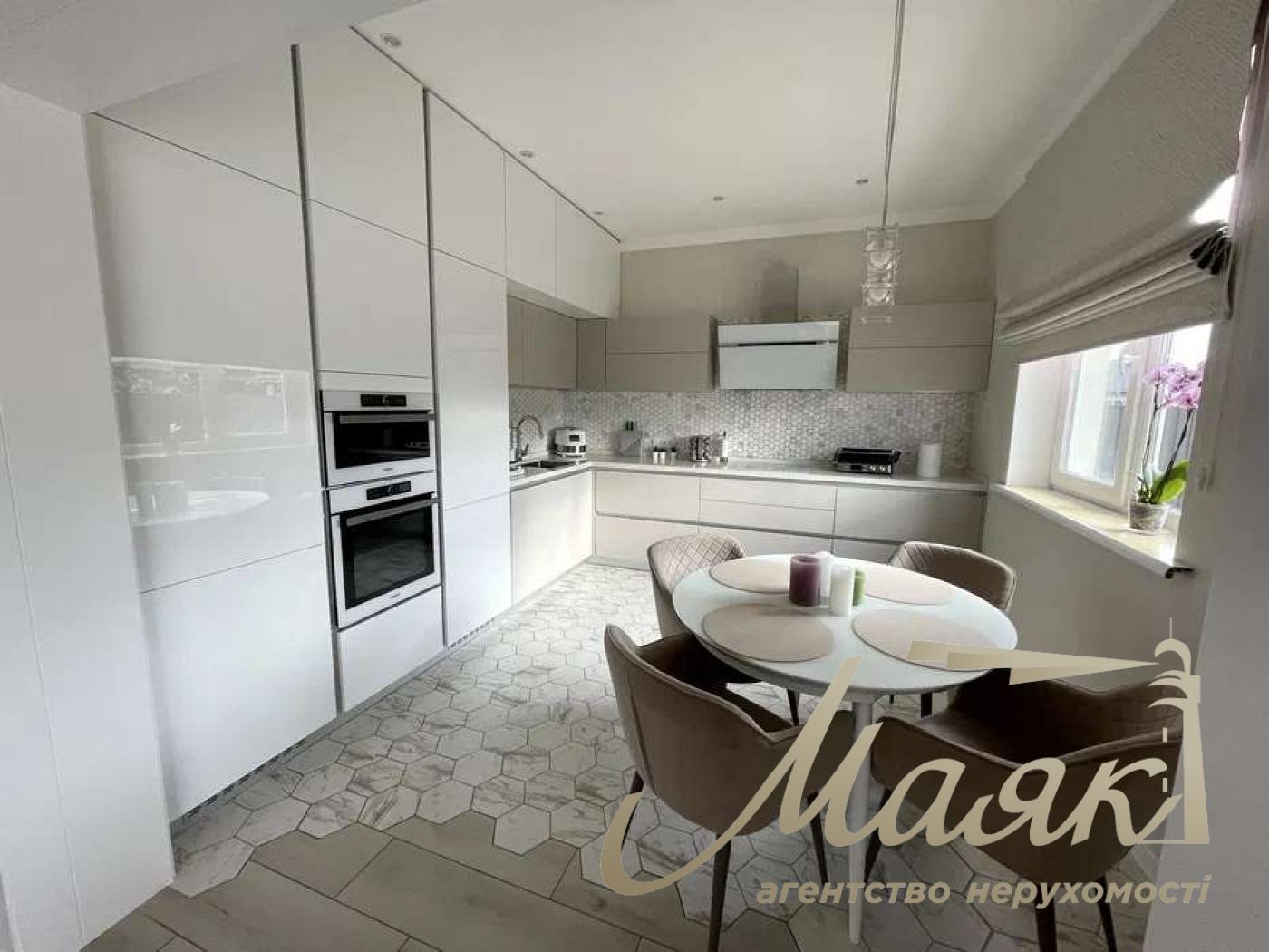 For sale modern house located in KG Mezhrechye,