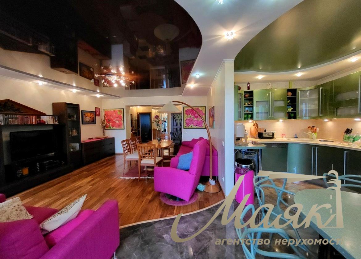 Оренда 4-кімнатної квартири в Цетрі, стм. Площа Українських Героїв, Київ