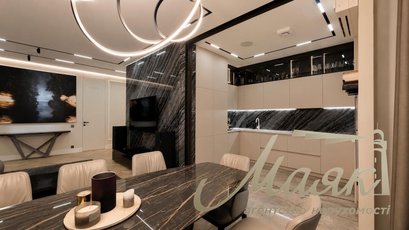 Продаж 4-кімнатної квартири площею 180 м² з двома терасами у ЖК «Park Avenue VIP», Голосієво, вул. Демеївська,